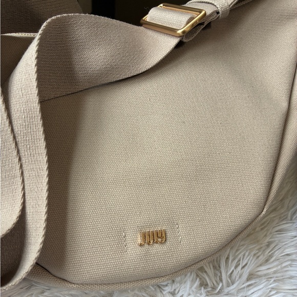 JULY Everyday Crescent Bag 🤍 - Picture 6 of 16